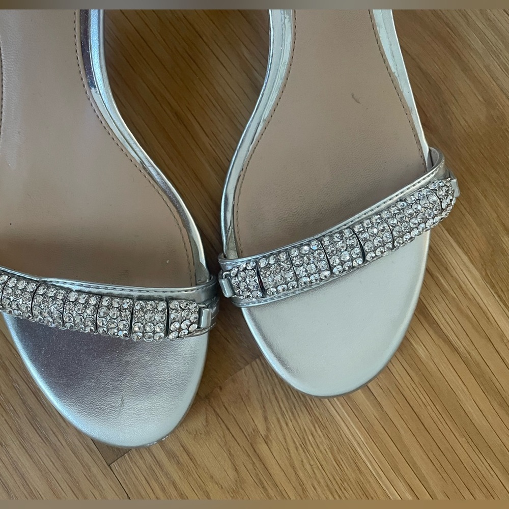 Badgley Mischka open toe block Jewel Sandal SZ 8.5 EUC